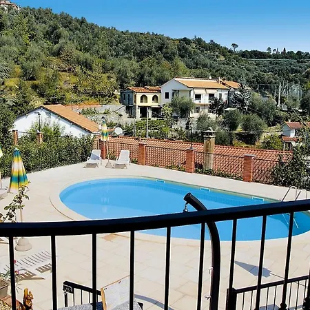 Διαμέρισμα In Castellaro With Communal Pool *